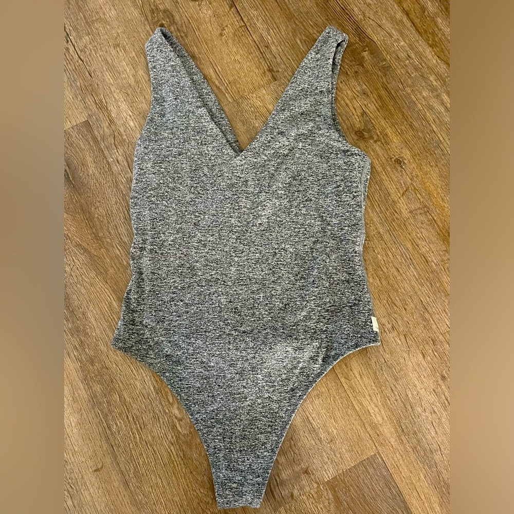 Vuori Halo Body Suit, Heather Grey, Medium